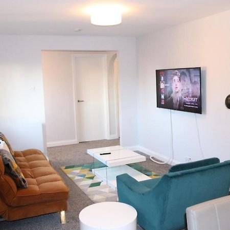 Garland Modern Apartment With Private Garden & Parking Dartford 5 Екстериор снимка