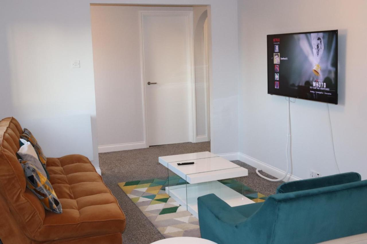 Garland Modern Apartment With Private Garden & Parking Dartford 5 Екстериор снимка