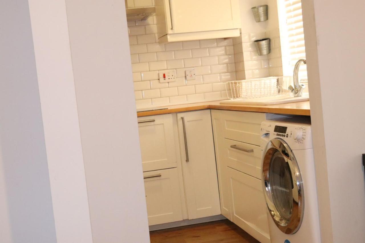 Garland Modern Apartment With Private Garden & Parking Dartford 5 Екстериор снимка