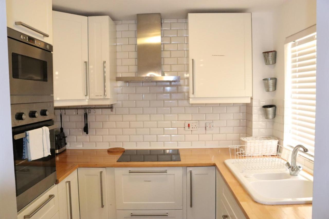 Garland Modern Apartment With Private Garden & Parking Dartford 5 Екстериор снимка