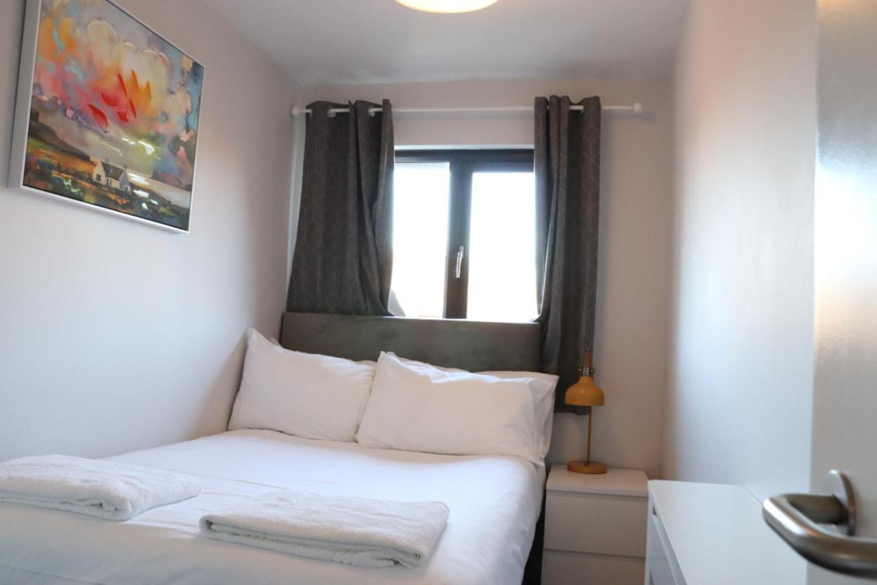 Garland Modern Apartment With Private Garden & Parking Dartford 5 Екстериор снимка