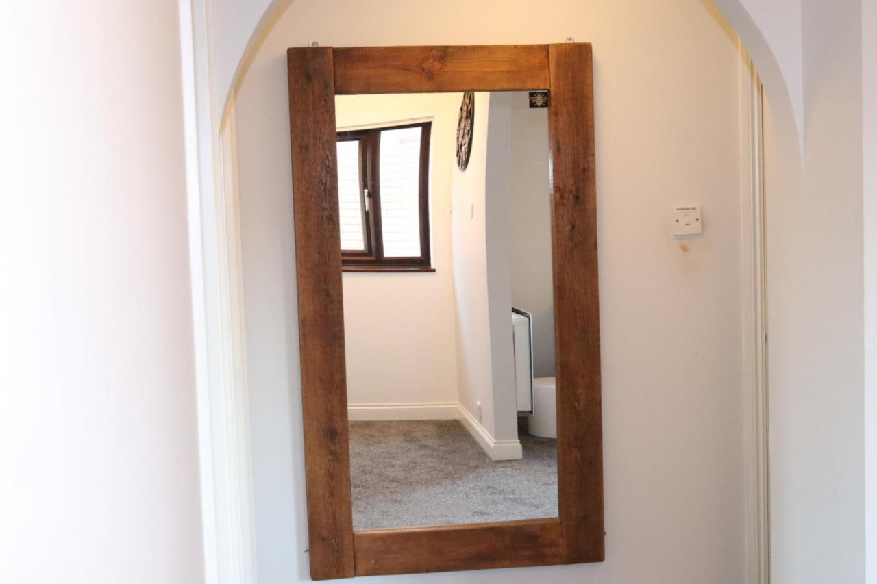 Garland Modern Apartment With Private Garden & Parking Dartford 5 Екстериор снимка