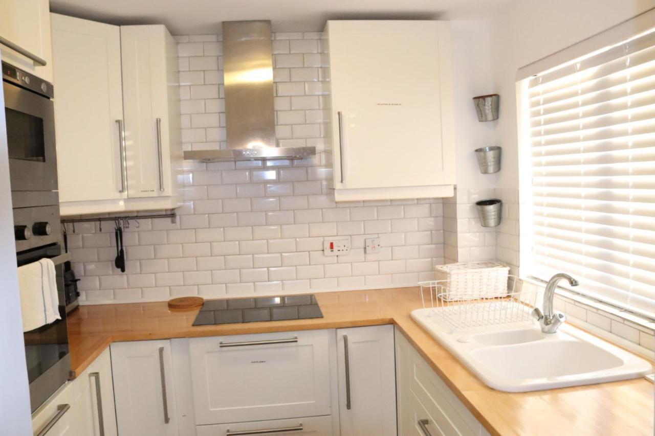 Garland Modern Apartment With Private Garden & Parking Dartford 5 Екстериор снимка