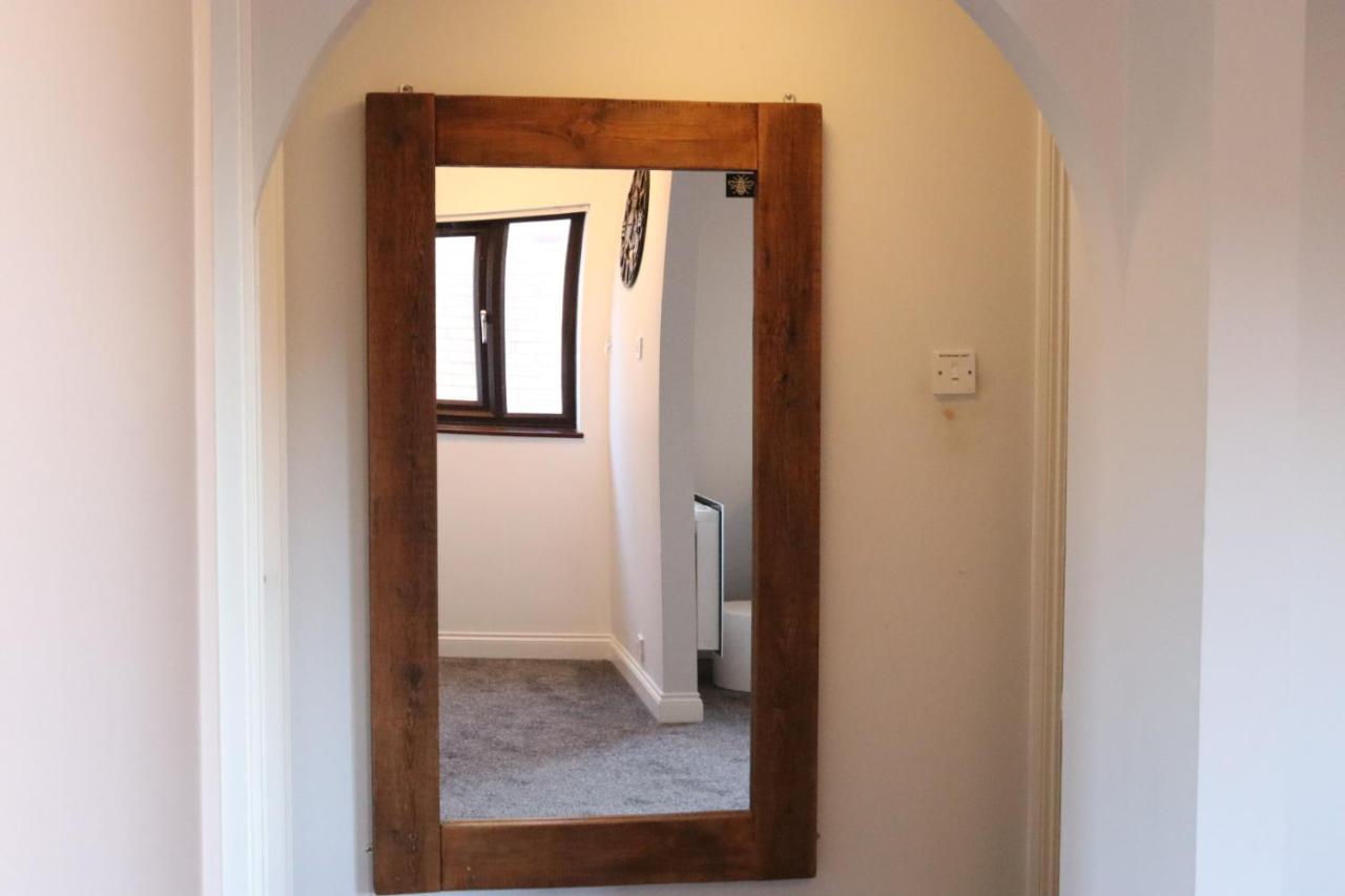 Garland Modern Apartment With Private Garden & Parking Dartford 5 Екстериор снимка