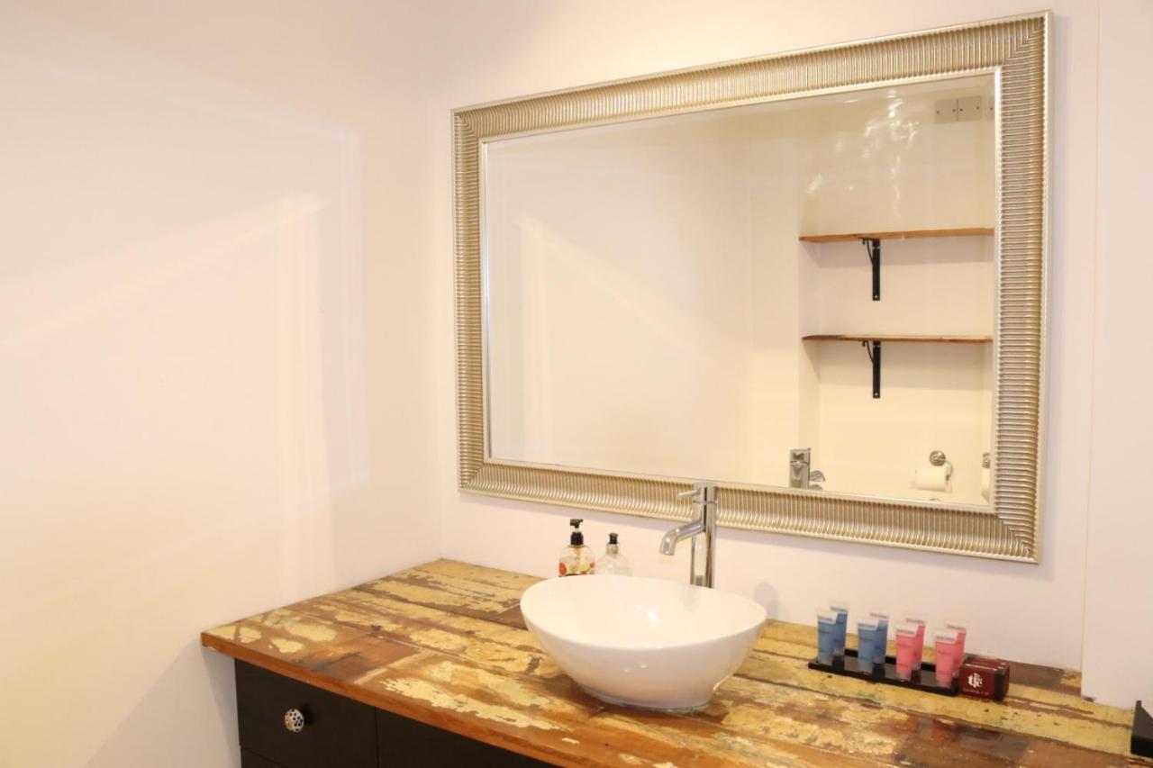 Garland Modern Apartment With Private Garden & Parking Dartford 5 Екстериор снимка