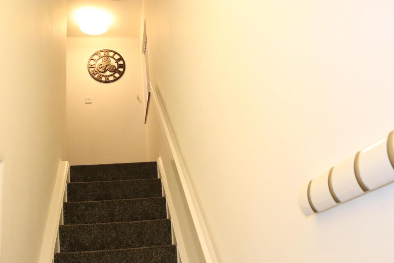 Garland Modern Apartment With Private Garden & Parking Dartford 5 Екстериор снимка