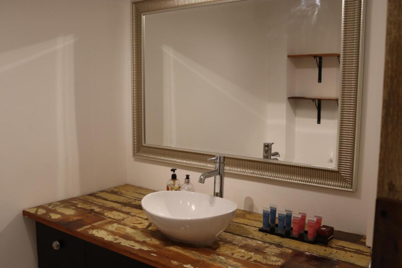 Garland Modern Apartment With Private Garden & Parking Dartford 5 Екстериор снимка