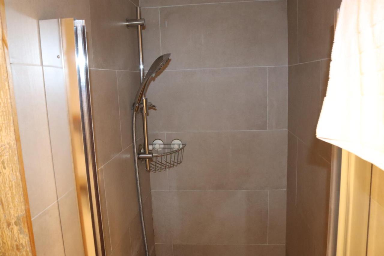 Garland Modern Apartment With Private Garden & Parking Dartford 5 Екстериор снимка
