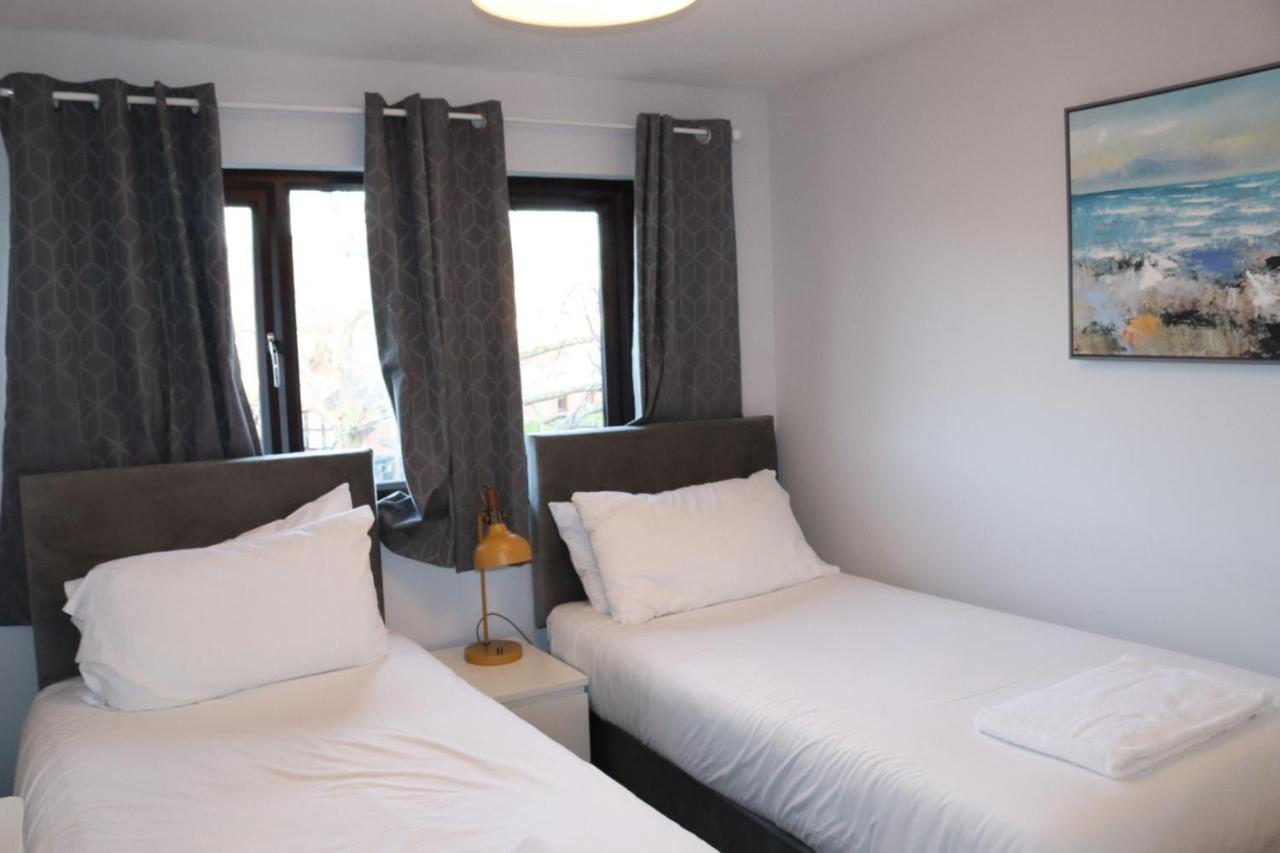 Garland Modern Apartment With Private Garden & Parking Dartford 5 Екстериор снимка