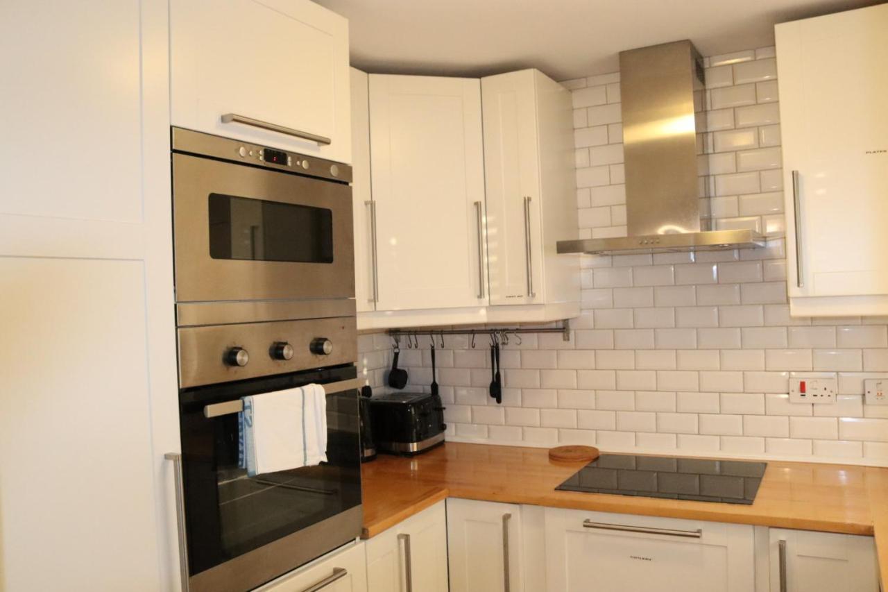 Garland Modern Apartment With Private Garden & Parking Dartford 5 Екстериор снимка